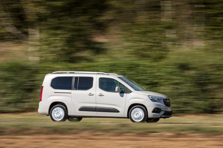  Opel Combo Life XL Turbo D 2018 года  (фото 13 из 30)